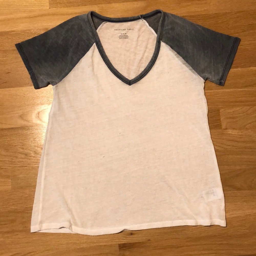 American Eagle vneck